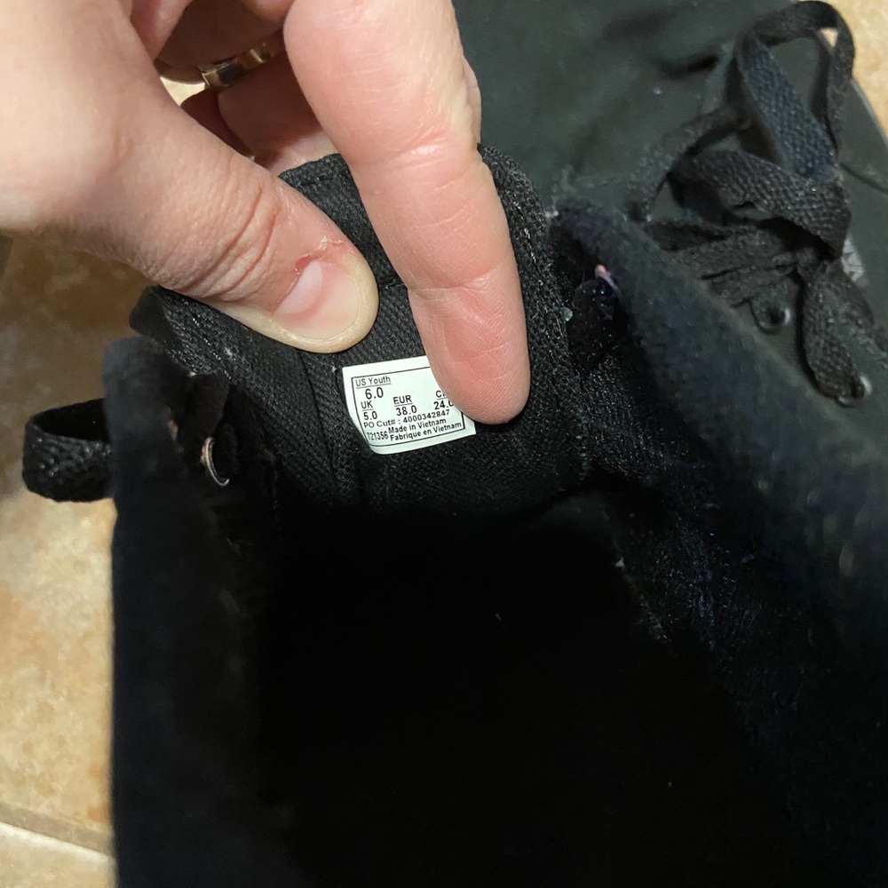 Vans - Picture 3 of 4